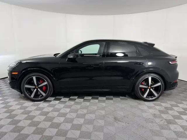 2026 Porsche 9Y0/9Y3 Cayenne GTS - Image 14 of 31