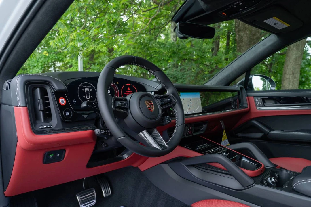 2026 Porsche 9Y0/9Y3 Cayenne GTS - Image 4 of 5