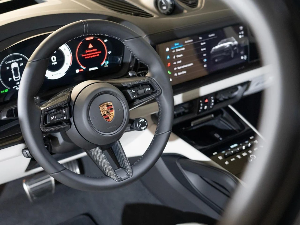 2026 Porsche 9Y0/9Y3 Cayenne GTS - Image 15 of 29