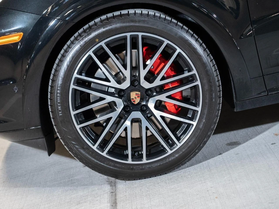 2026 Porsche 9Y0/9Y3 Cayenne GTS - Image 11 of 29