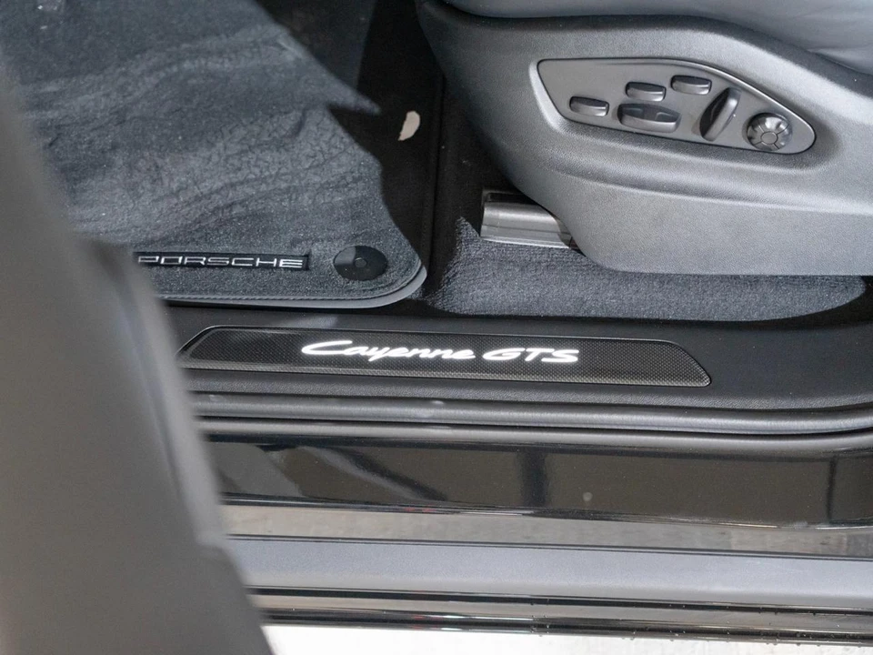 2026 Porsche 9Y0/9Y3 Cayenne GTS - Image 12 of 29