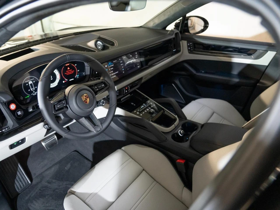 2026 Porsche 9Y0/9Y3 Cayenne GTS - Image 4 of 29