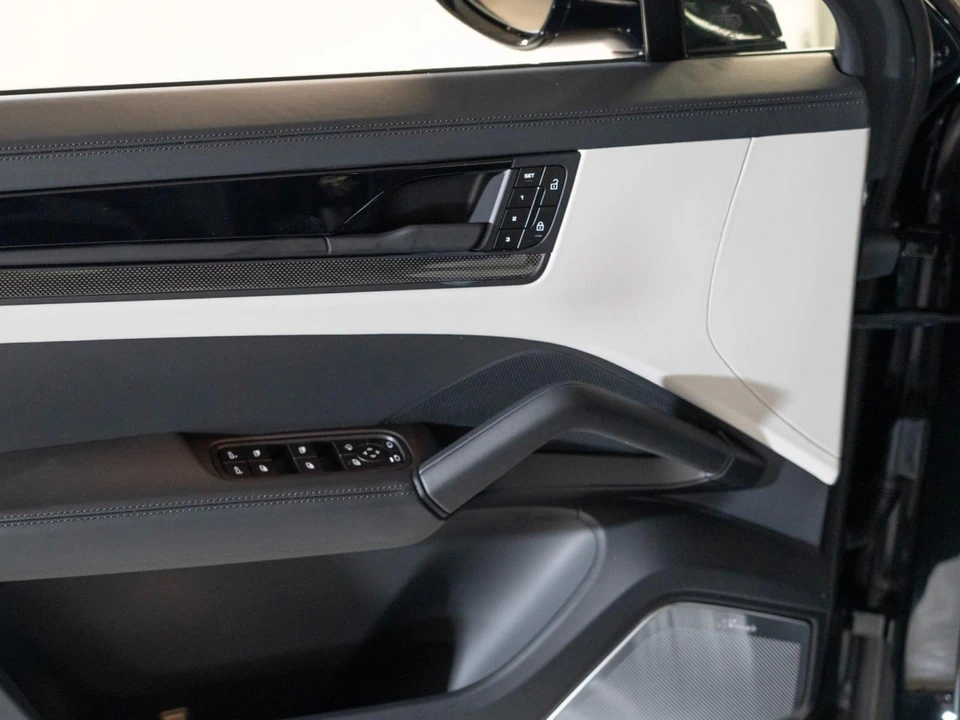 2026 Porsche 9Y0/9Y3 Cayenne GTS - Image 17 of 29