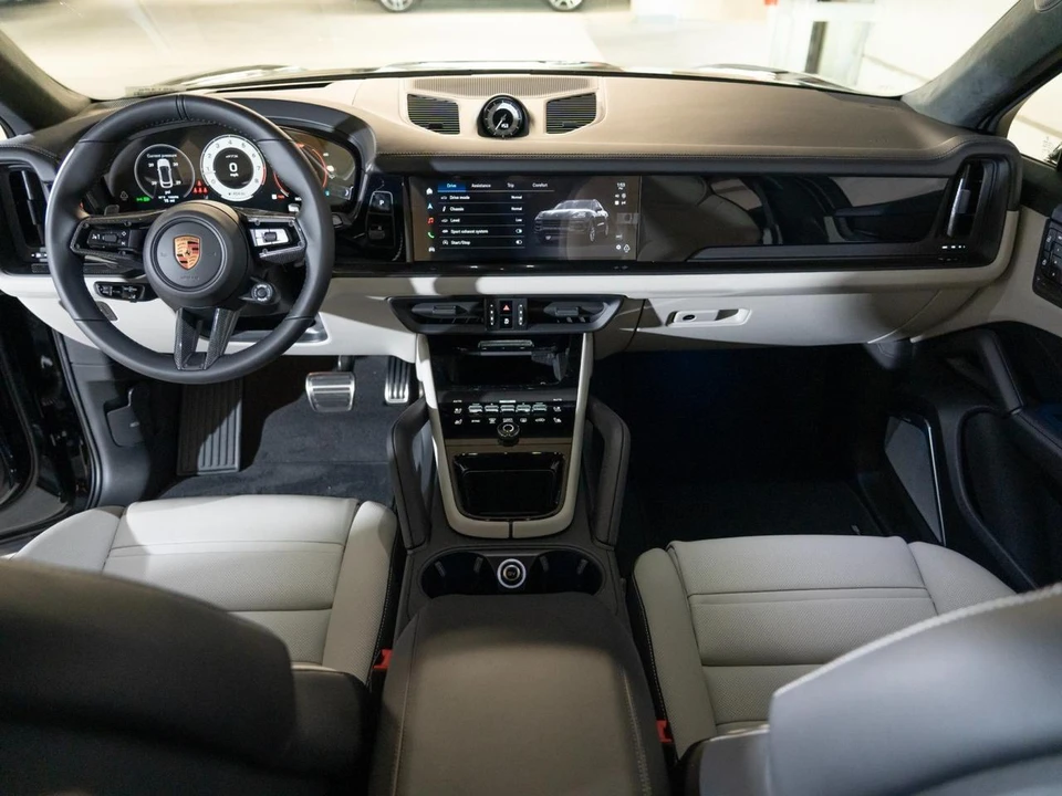 2026 Porsche 9Y0/9Y3 Cayenne GTS - Image 26 of 29