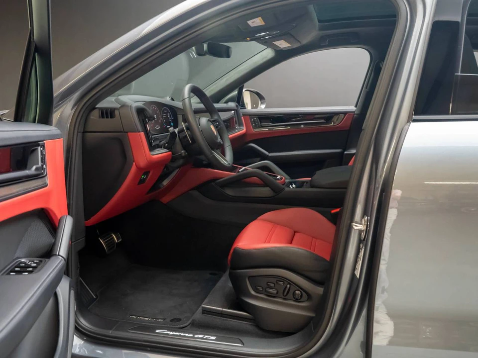 2026 Porsche 9Y0/9Y3 Cayenne GTS - Image 4 of 5