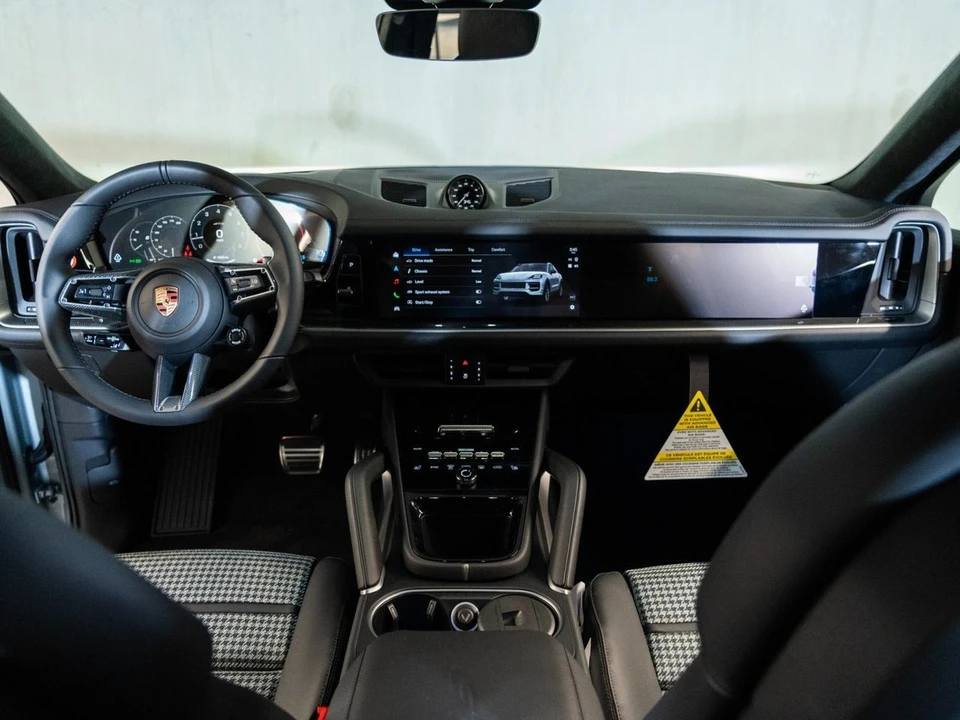 2026 Porsche 9Y0/9Y3 Cayenne GTS - Image 25 of 28