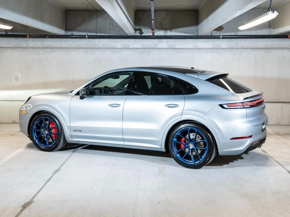 2026 Porsche 9Y0/9Y3 Cayenne GTS - Image 3 of 28