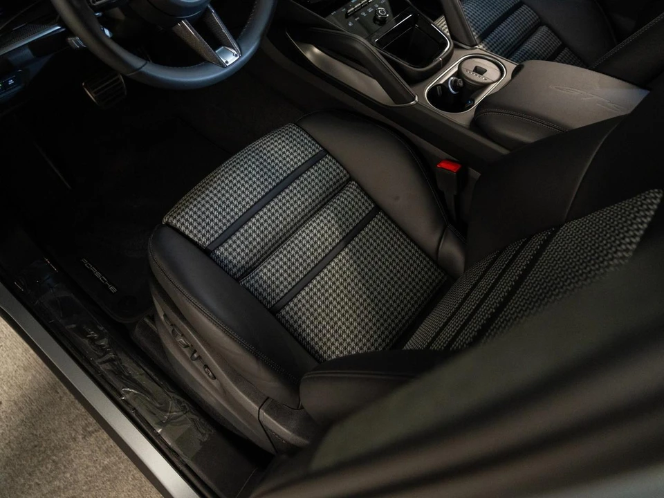 2026 Porsche 9Y0/9Y3 Cayenne GTS - Image 13 of 28