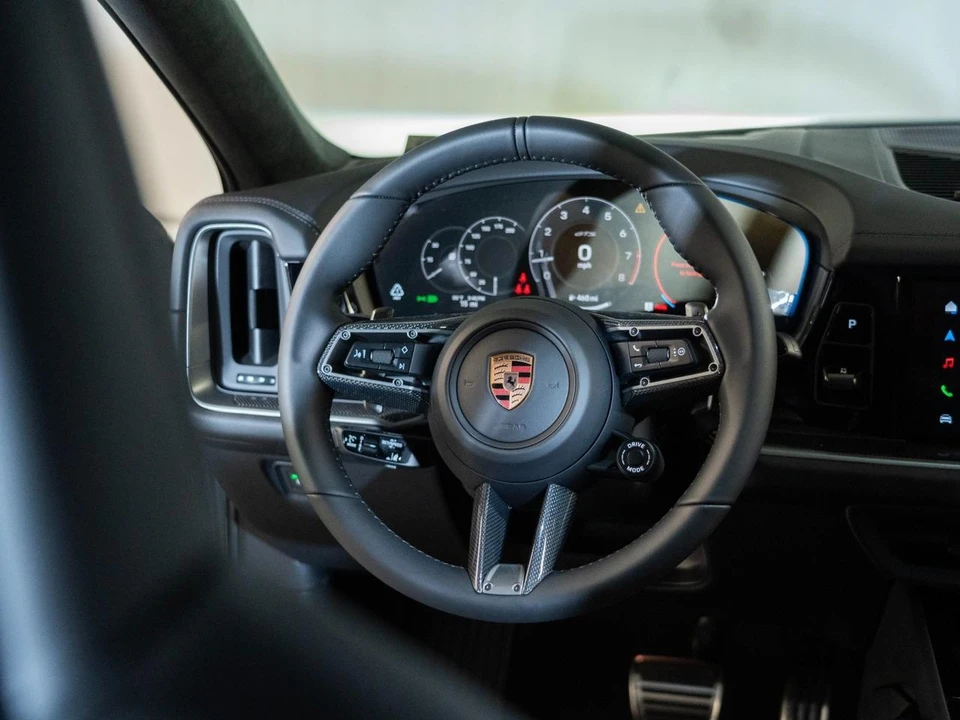 2026 Porsche 9Y0/9Y3 Cayenne GTS - Image 27 of 28