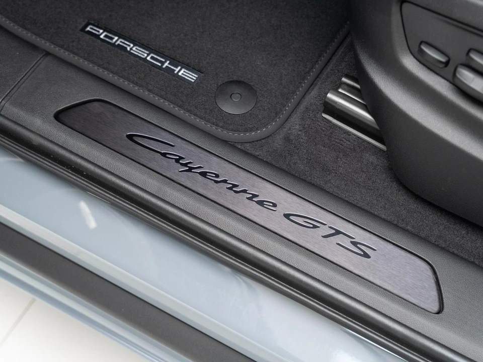2026 Porsche 9Y0/9Y3 Cayenne GTS - Image 15 of 31