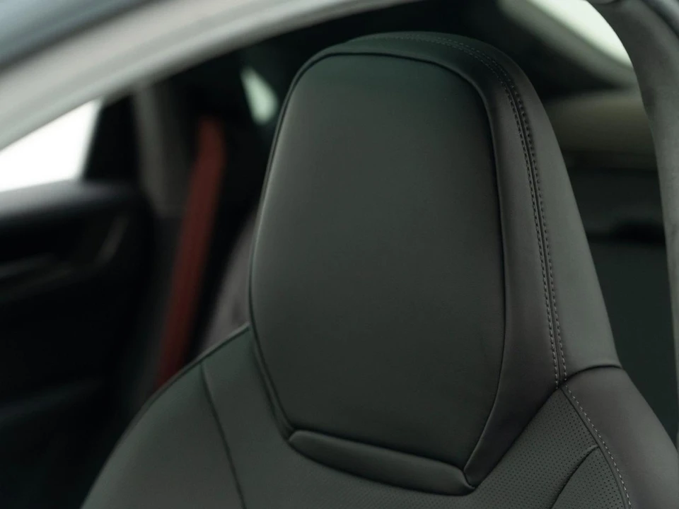 2026 Porsche 9Y0/9Y3 Cayenne GTS - Image 19 of 31