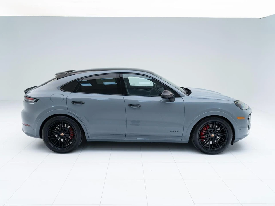2026 Porsche 9Y0/9Y3 Cayenne GTS - Image 8 of 31