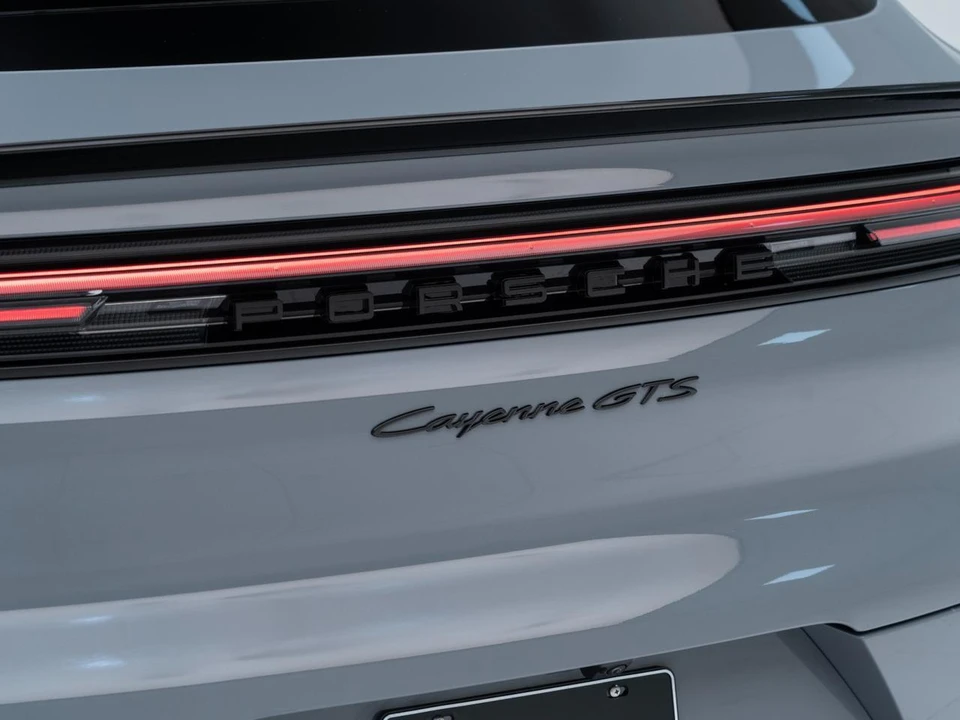 2026 Porsche 9Y0/9Y3 Cayenne GTS - Image 14 of 31