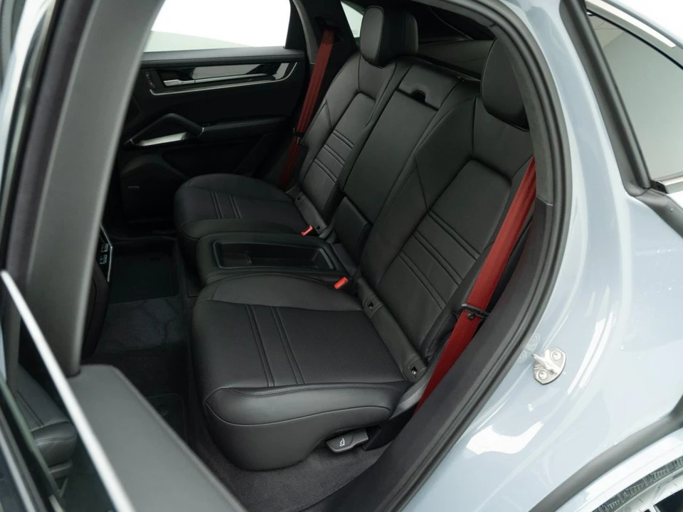 2026 Porsche 9Y0/9Y3 Cayenne GTS - Image 30 of 31