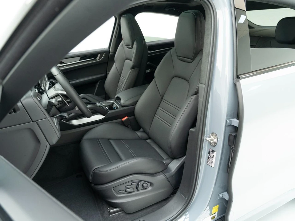 2026 Porsche 9Y0/9Y3 Cayenne GTS - Image 5 of 31