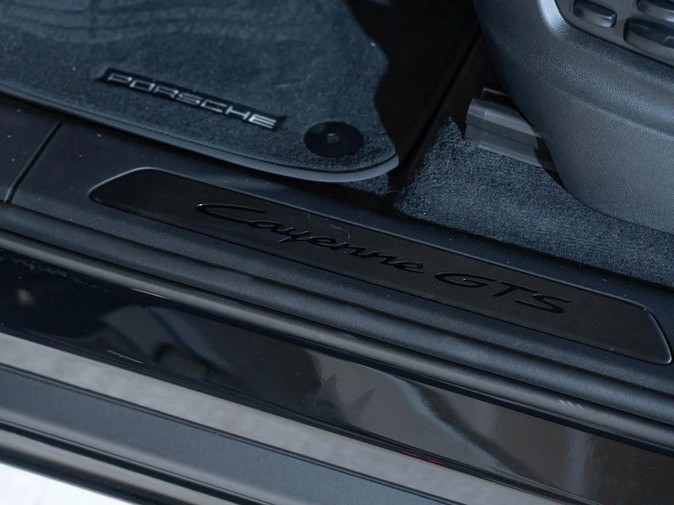 2026 Porsche 9Y0/9Y3 Cayenne GTS - Image 12 of 29