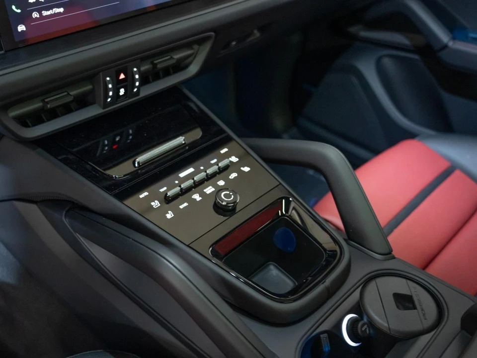 2026 Porsche 9Y0/9Y3 Cayenne GTS - Image 22 of 29