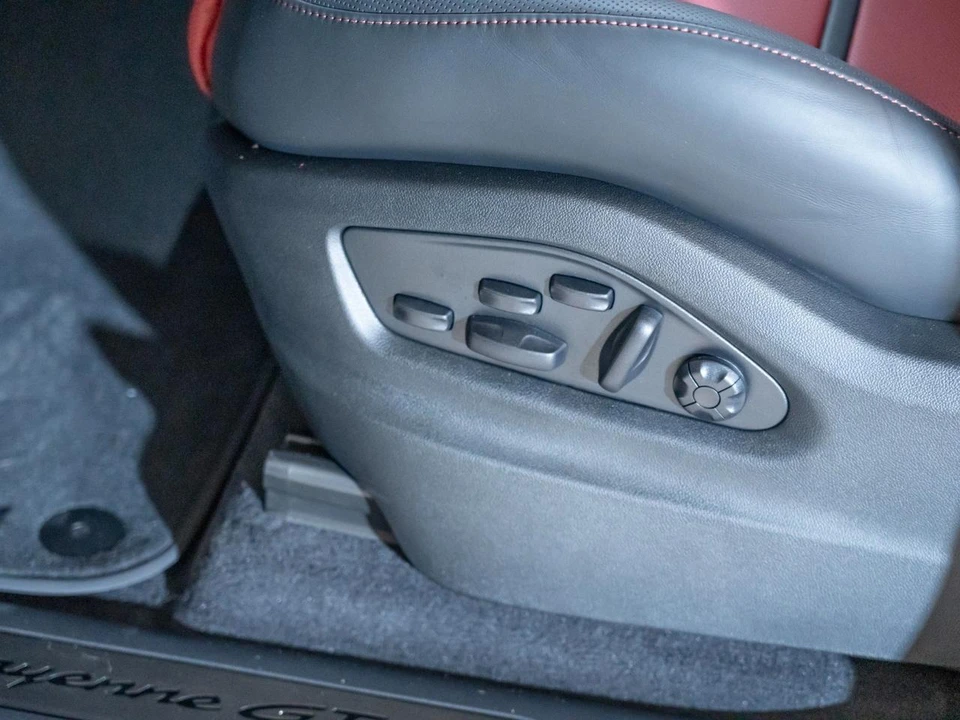 2026 Porsche 9Y0/9Y3 Cayenne GTS - Image 13 of 29