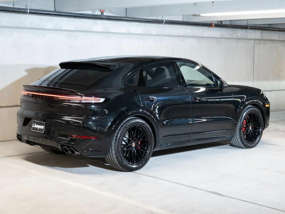 2026 Porsche 9Y0/9Y3 Cayenne GTS - Image 9 of 29