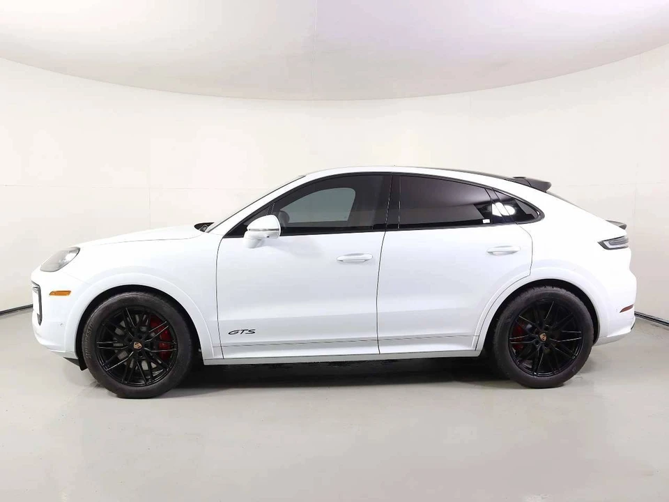 2026 Porsche 9Y0/9Y3 Cayenne GTS - Image 2 of 5
