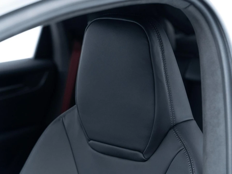 2026 Porsche 9Y0/9Y3 Cayenne GTS - Image 19 of 31