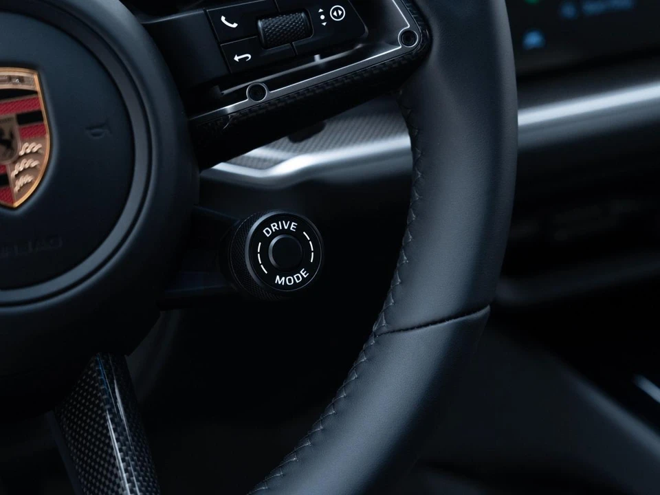 2026 Porsche 9Y0/9Y3 Cayenne GTS - Image 28 of 31