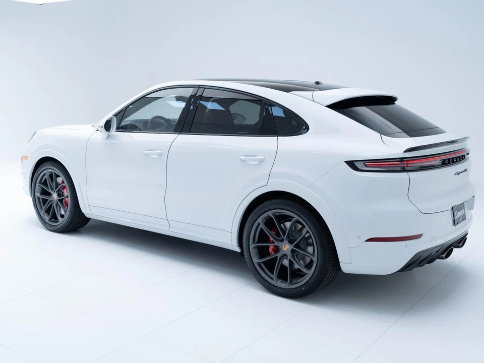 2026 Porsche 9Y0/9Y3 Cayenne GTS - Image 3 of 31