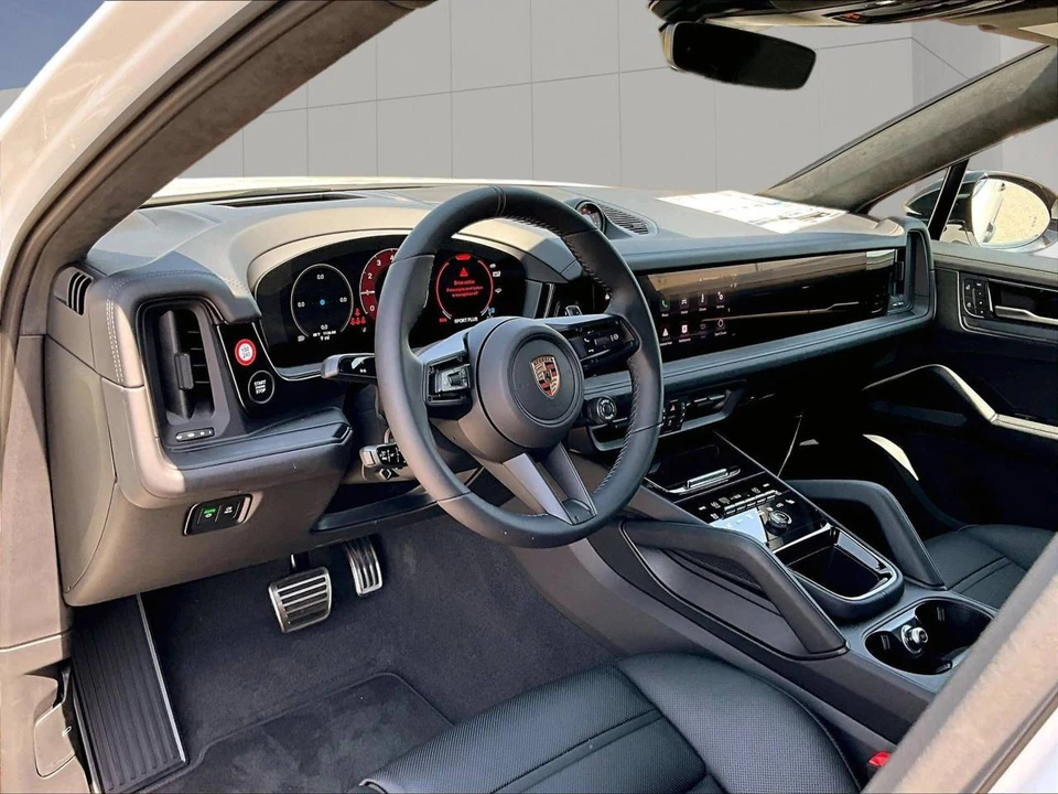 2026 Porsche 9Y0/9Y3 Cayenne GTS - Image 4 of 5