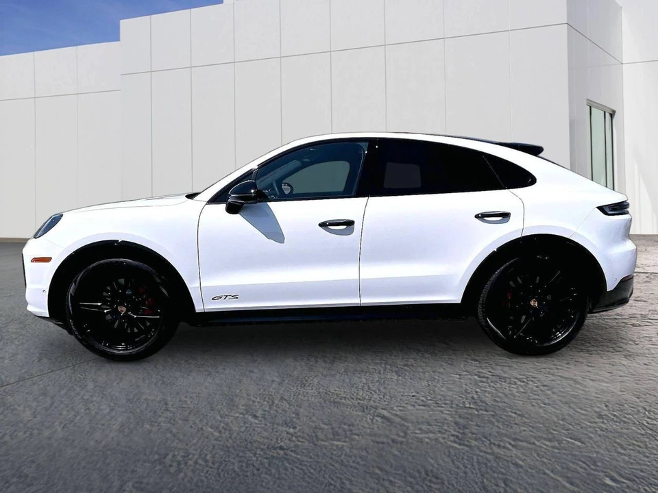 2026 Porsche 9Y0/9Y3 Cayenne GTS - Image 2 of 5