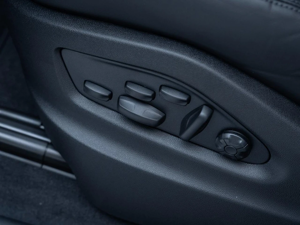 2026 Porsche 9Y0/9Y3 Cayenne GTS - Image 17 of 31