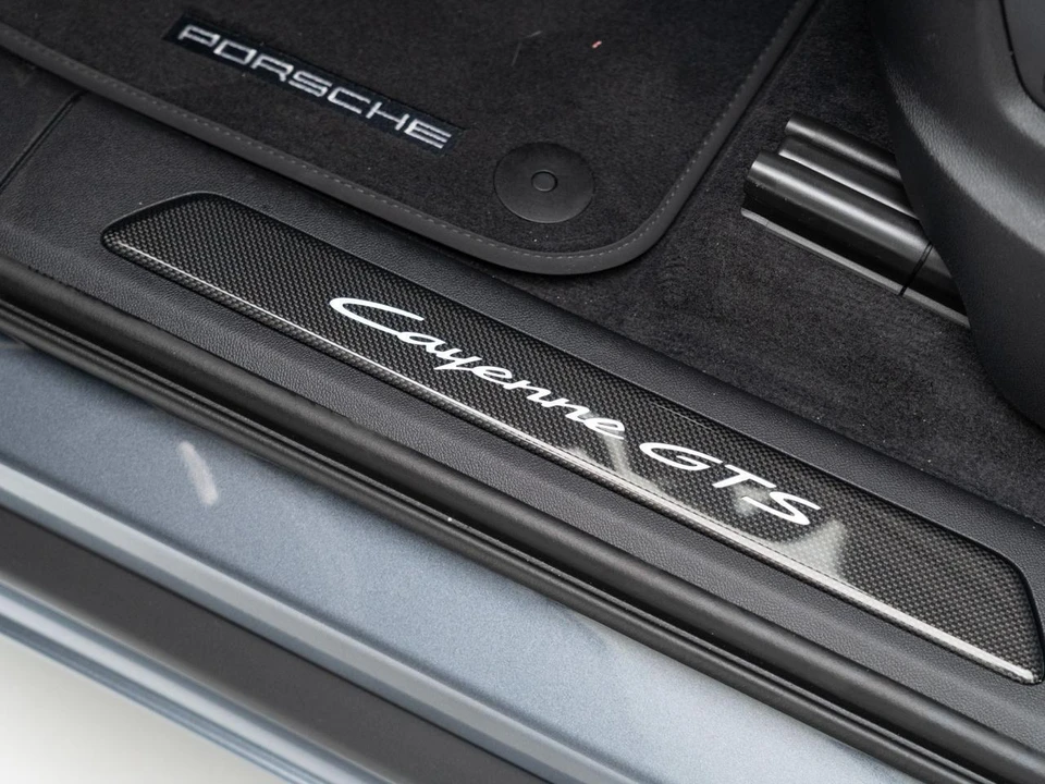 2026 Porsche 9Y0/9Y3 Cayenne GTS - Image 15 of 31