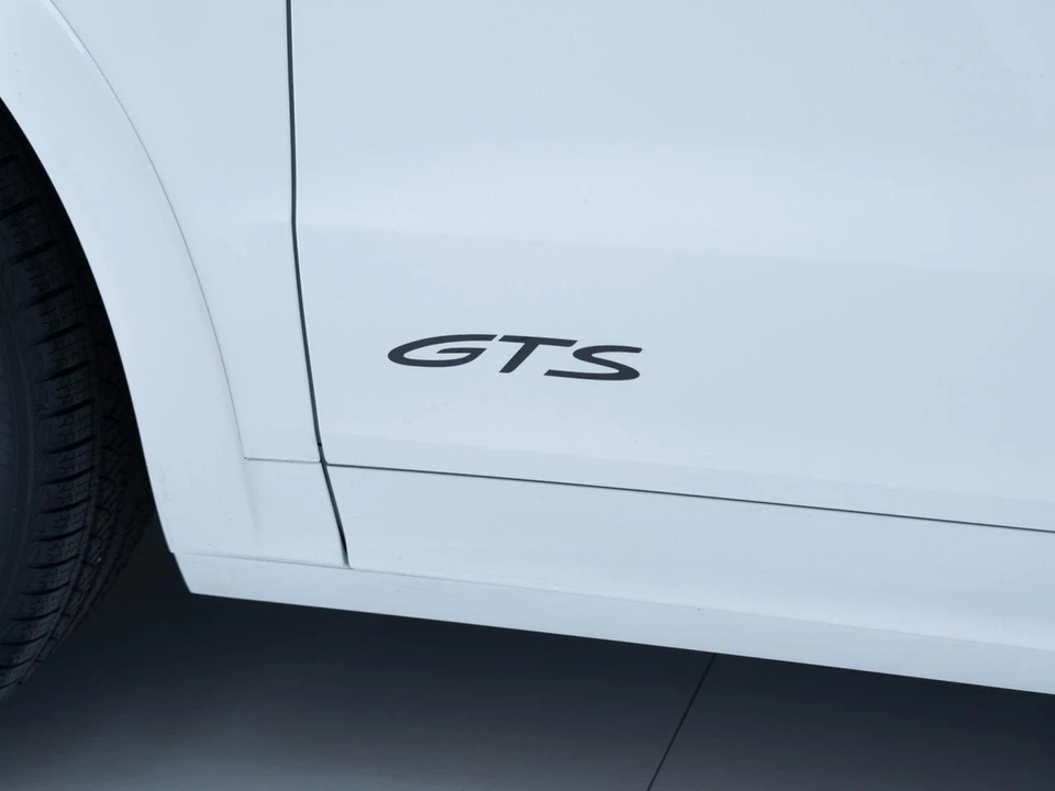 2026 Porsche 9Y0/9Y3 Cayenne GTS - Image 13 of 31