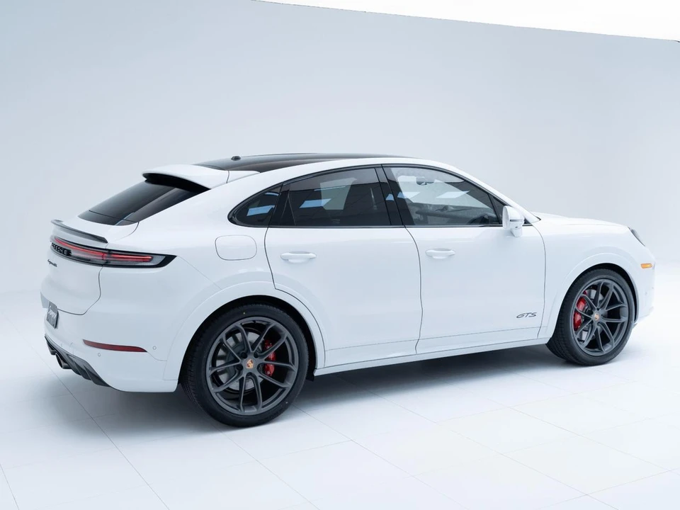 2026 Porsche 9Y0/9Y3 Cayenne GTS - Image 9 of 31