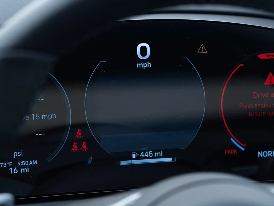 2026 Porsche 9Y0/9Y3 Cayenne GTS - Image 24 of 31