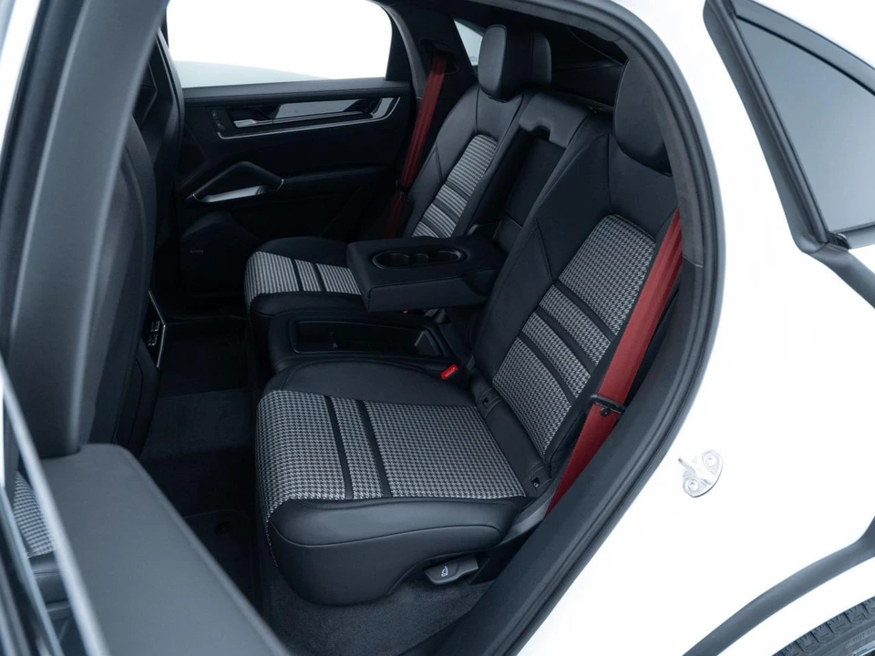2026 Porsche 9Y0/9Y3 Cayenne GTS - Image 30 of 31