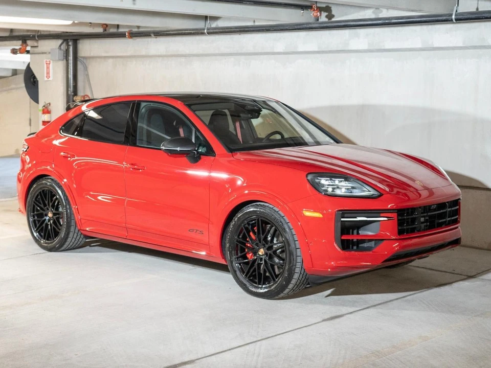 2026 Porsche 9Y0/9Y3 Cayenne GTS - Image 9 of 31