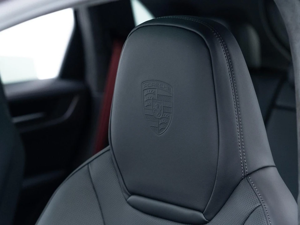 2026 Porsche 9Y0/9Y3 Cayenne GTS - Image 16 of 31
