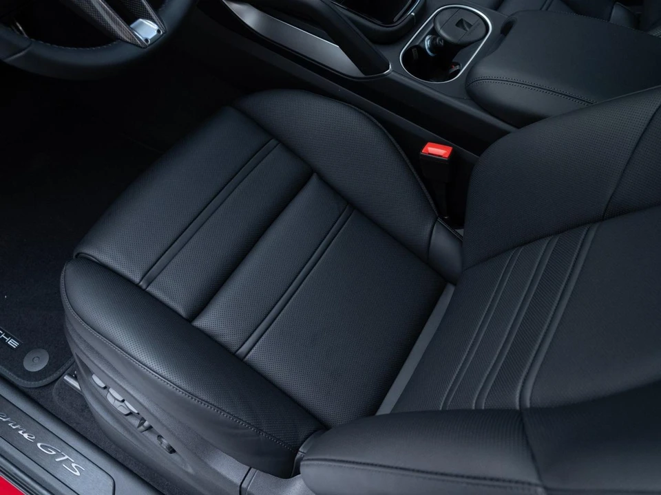 2026 Porsche 9Y0/9Y3 Cayenne GTS - Image 14 of 31
