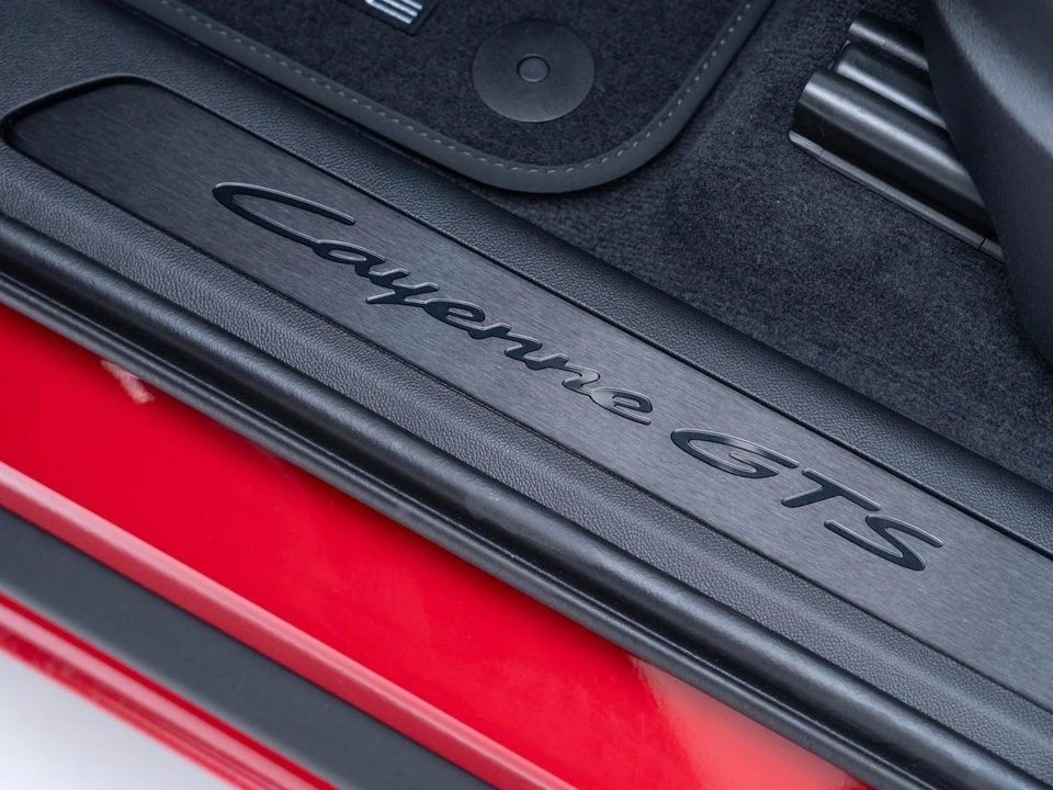 2026 Porsche 9Y0/9Y3 Cayenne GTS - Image 12 of 31