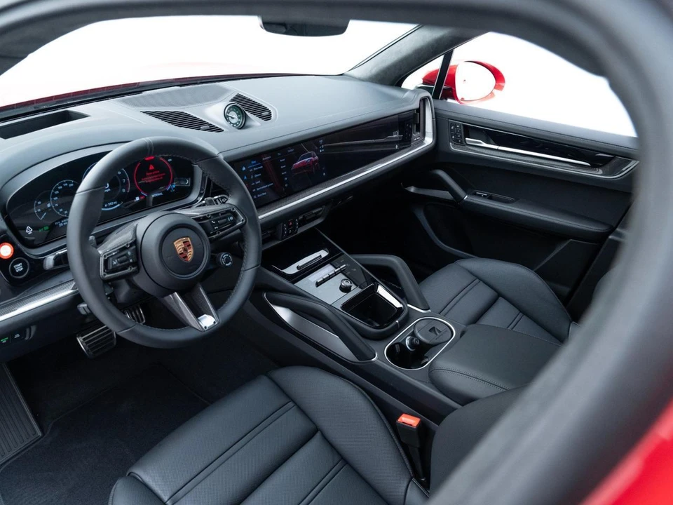 2026 Porsche 9Y0/9Y3 Cayenne GTS - Image 4 of 31