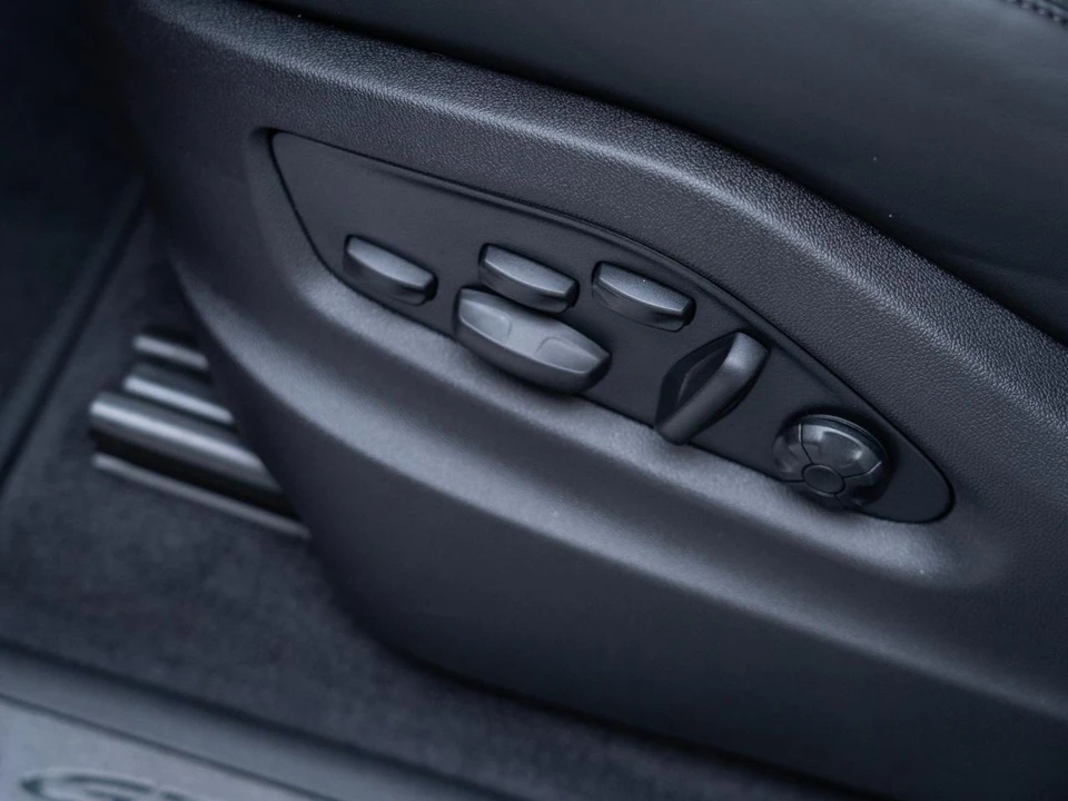 2026 Porsche 9Y0/9Y3 Cayenne GTS - Image 13 of 31