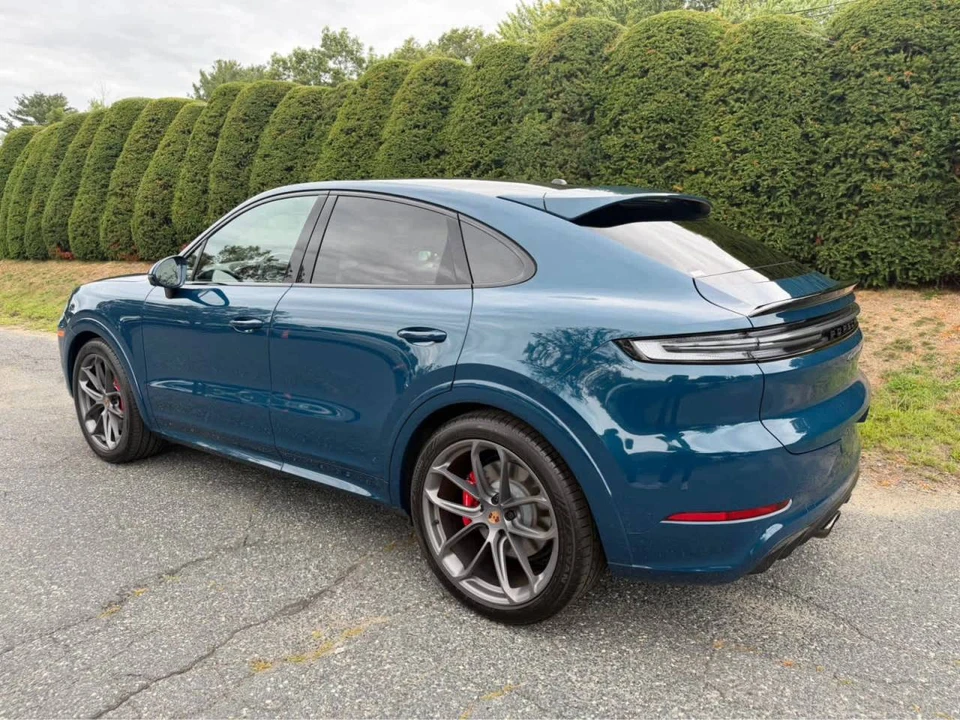2026 Porsche 9Y0/9Y3 Cayenne GTS - Image 3 of 4