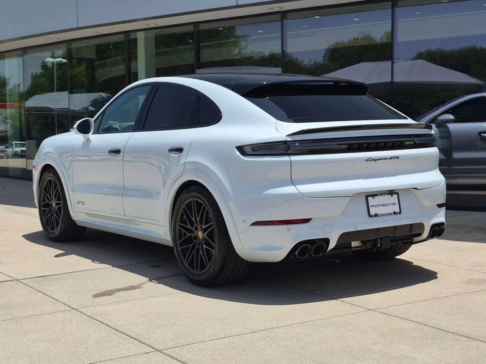 2026 Porsche 9Y0/9Y3 Cayenne GTS - Image 3 of 5