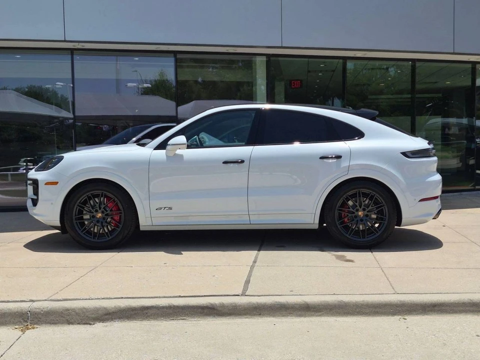 2026 Porsche 9Y0/9Y3 Cayenne GTS - Image 2 of 5