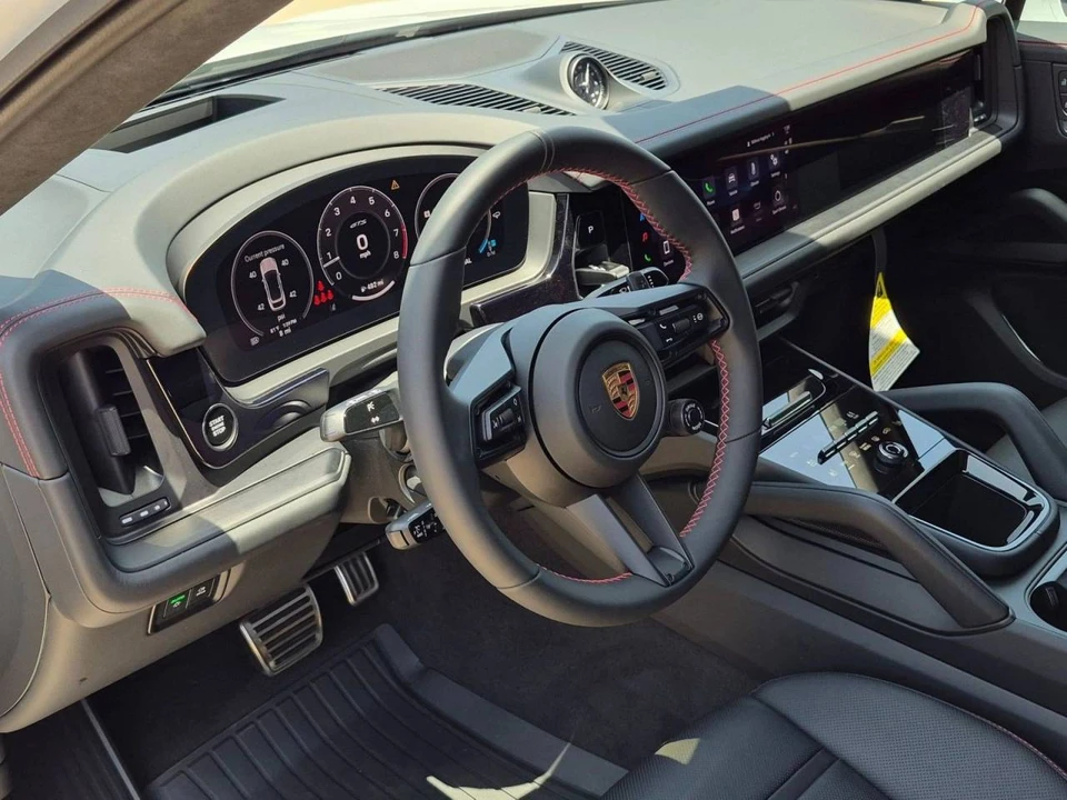 2026 Porsche 9Y0/9Y3 Cayenne GTS - Image 4 of 5