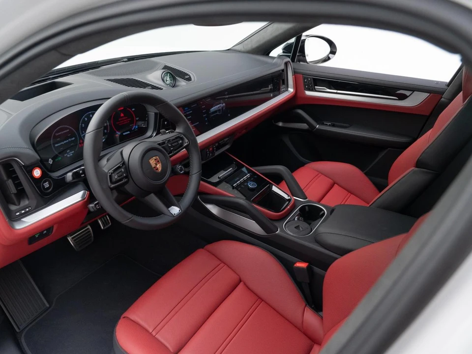 2026 Porsche 9Y0/9Y3 Cayenne GTS - Image 4 of 31