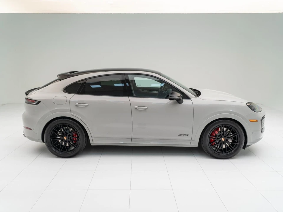 2026 Porsche 9Y0/9Y3 Cayenne GTS - Image 8 of 31