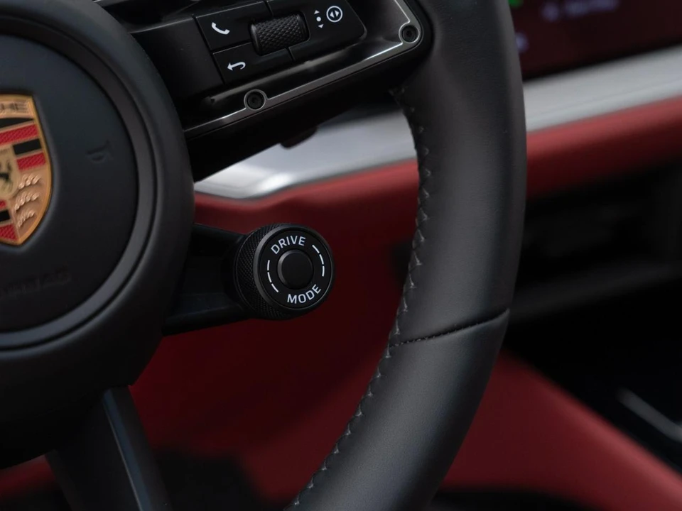 2026 Porsche 9Y0/9Y3 Cayenne GTS - Image 28 of 31
