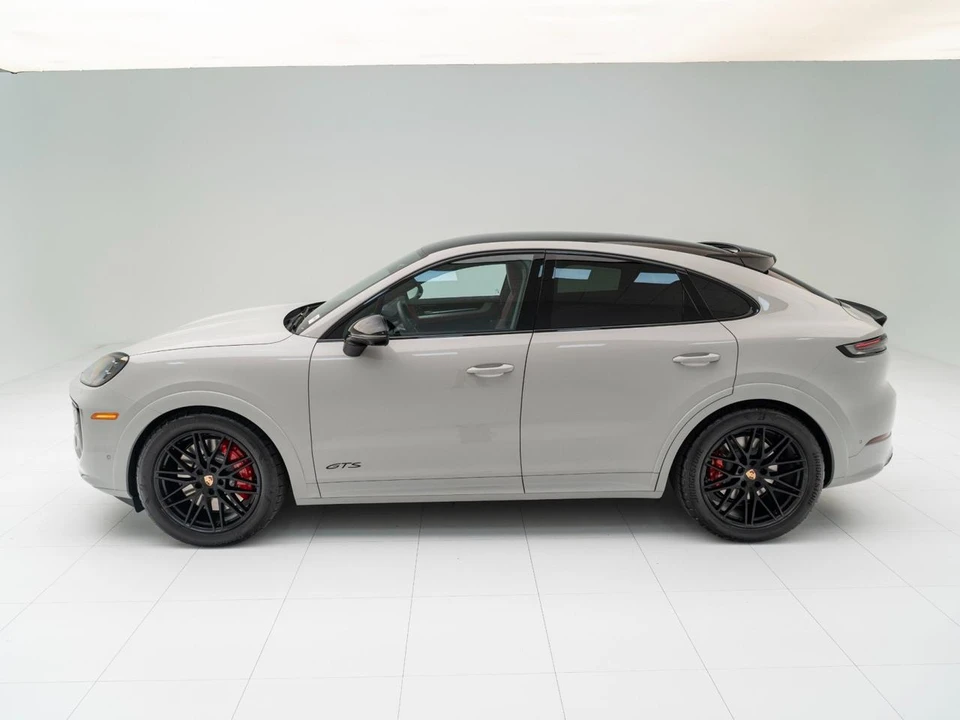 2026 Porsche 9Y0/9Y3 Cayenne GTS - Image 2 of 31