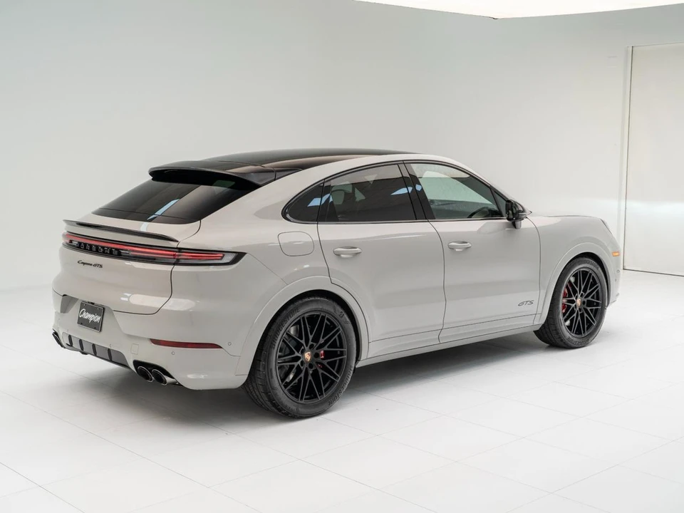 2026 Porsche 9Y0/9Y3 Cayenne GTS - Image 9 of 31